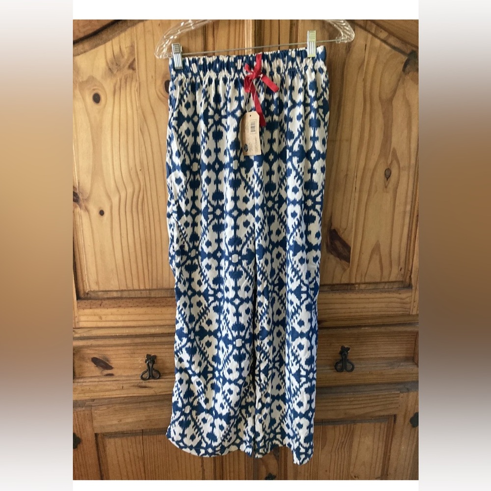 Women All Jazzed Up blue white geometric pajama lounge sleep pants size S/M -NWT